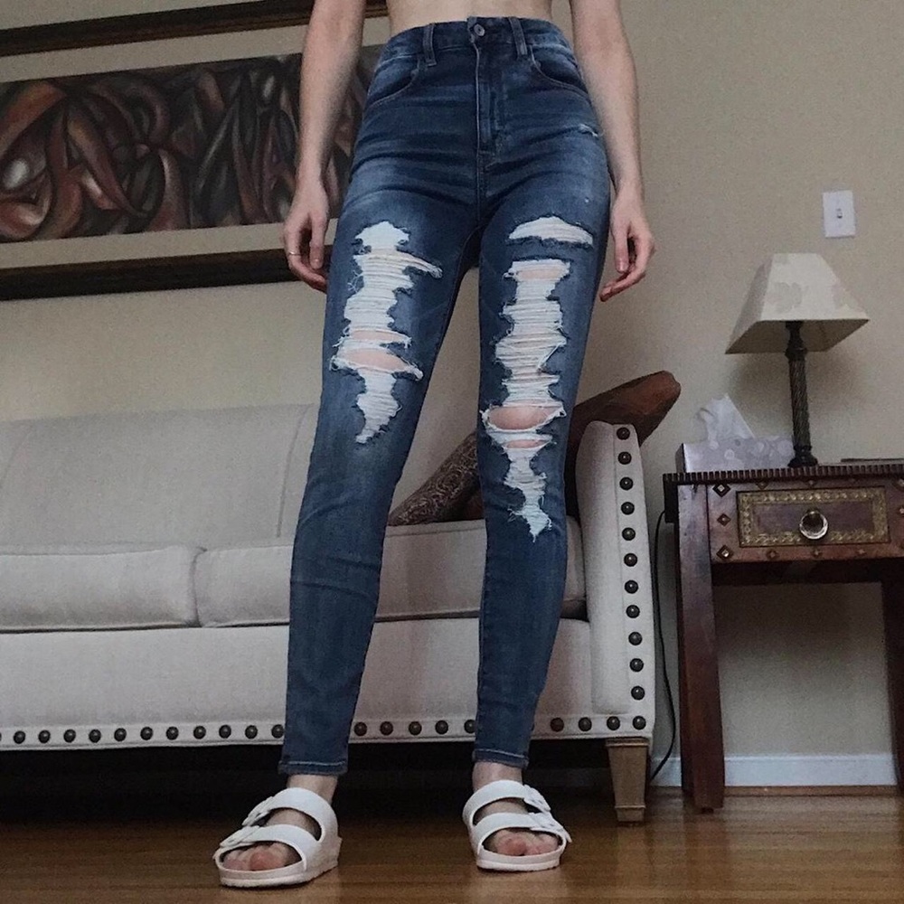 Distressed skinny jeggings, NWT